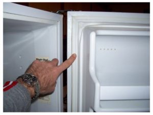 Уплотнительная резина в холодильнике