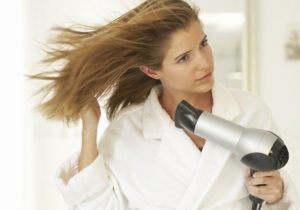Как высушить волосы феном