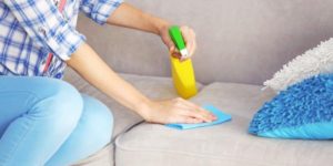 Как удалить пятно от пластилина с дивана: советы по удалению пятен с мебели