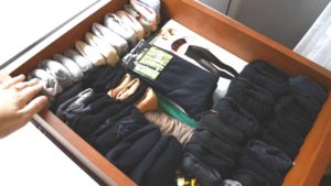 Как хранить носки в шкафу