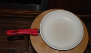 керамическую посуду плита не видит