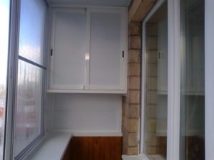 шкаф на балконе