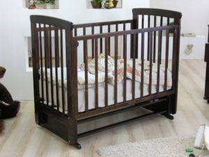 Кроватка детская для новорожденного