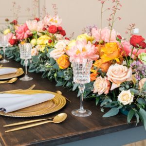 свежесрезанные цветы для стола