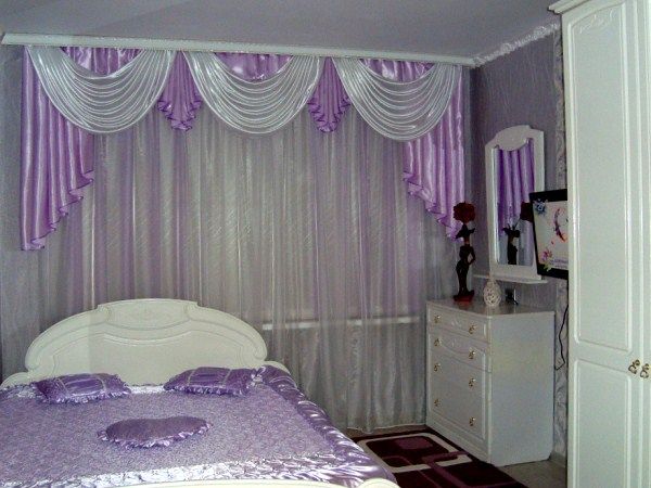 Бело-лиловая спальня.