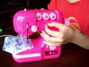 Детская машинка для шитья