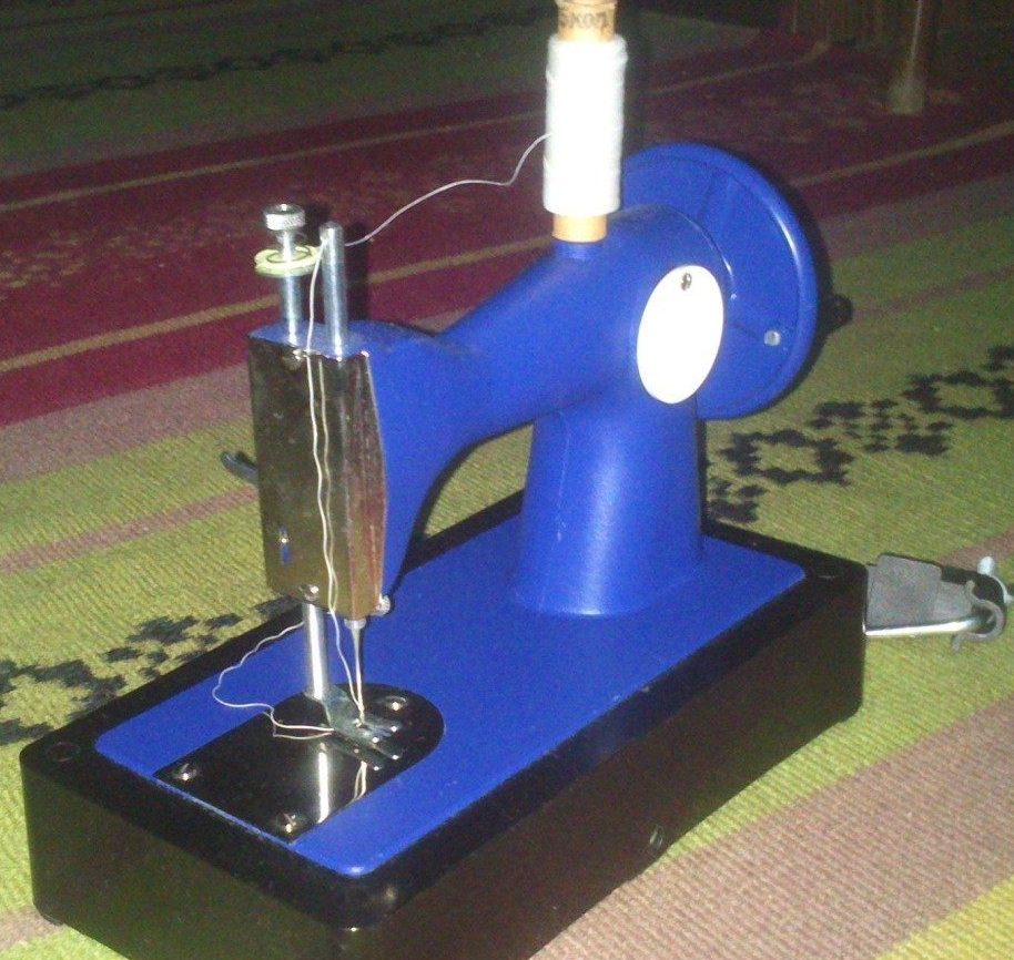 Детская машинка для шитья