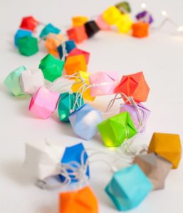 Фонарики в стиле оригами