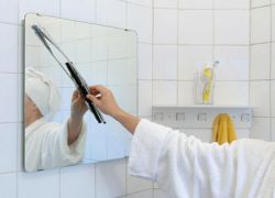 Как помыть зеркало без разводов
