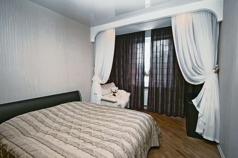 Современный дизайн занавесок в спальню с фото.