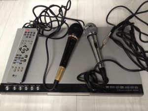 Как подключить караоке микрофон к телевизору