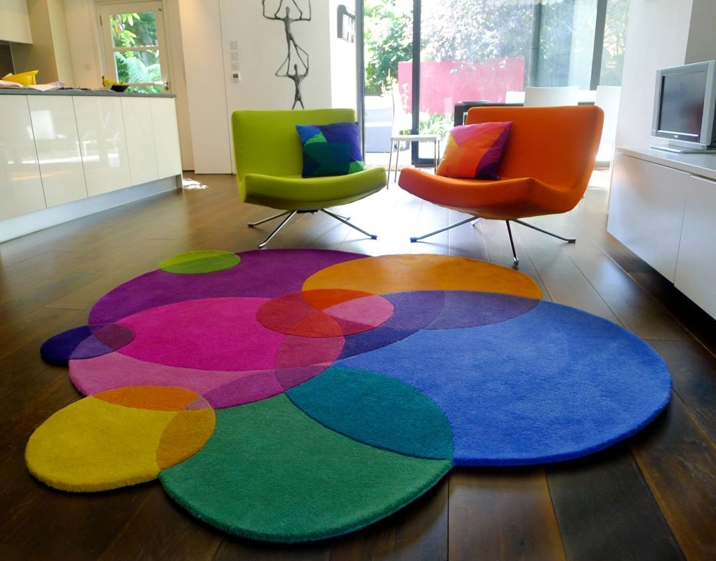 Разнообразие форм, яркие расцветки и дизайн ковров БЦФ.