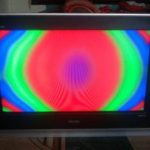 Цветные пятна на экране телевизора.