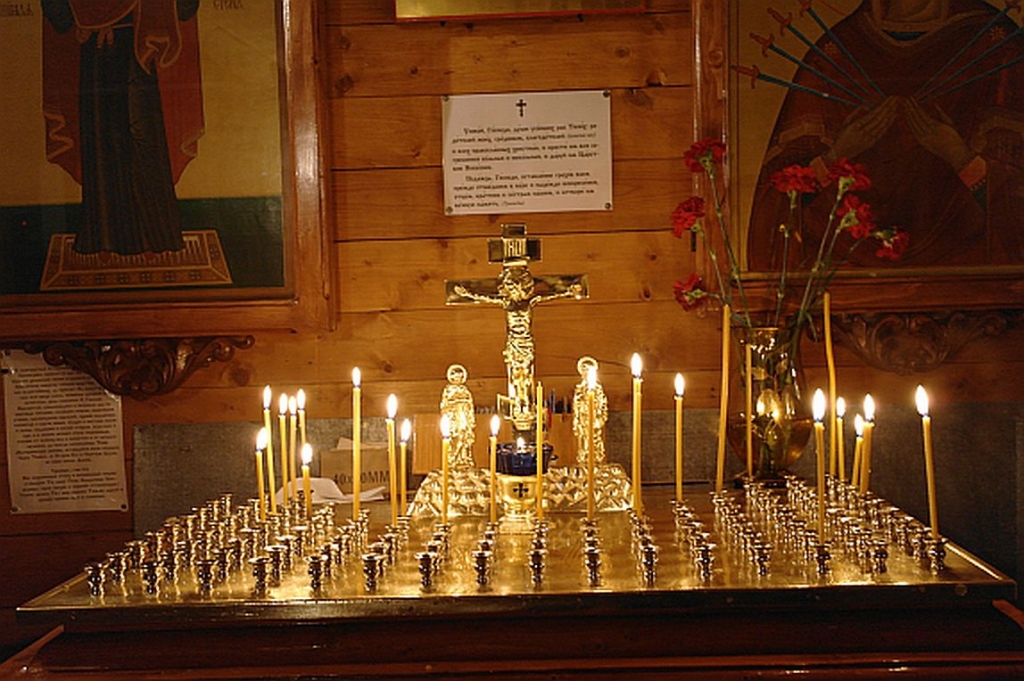 К какой иконе ставить свечку за упокой в церкви фото