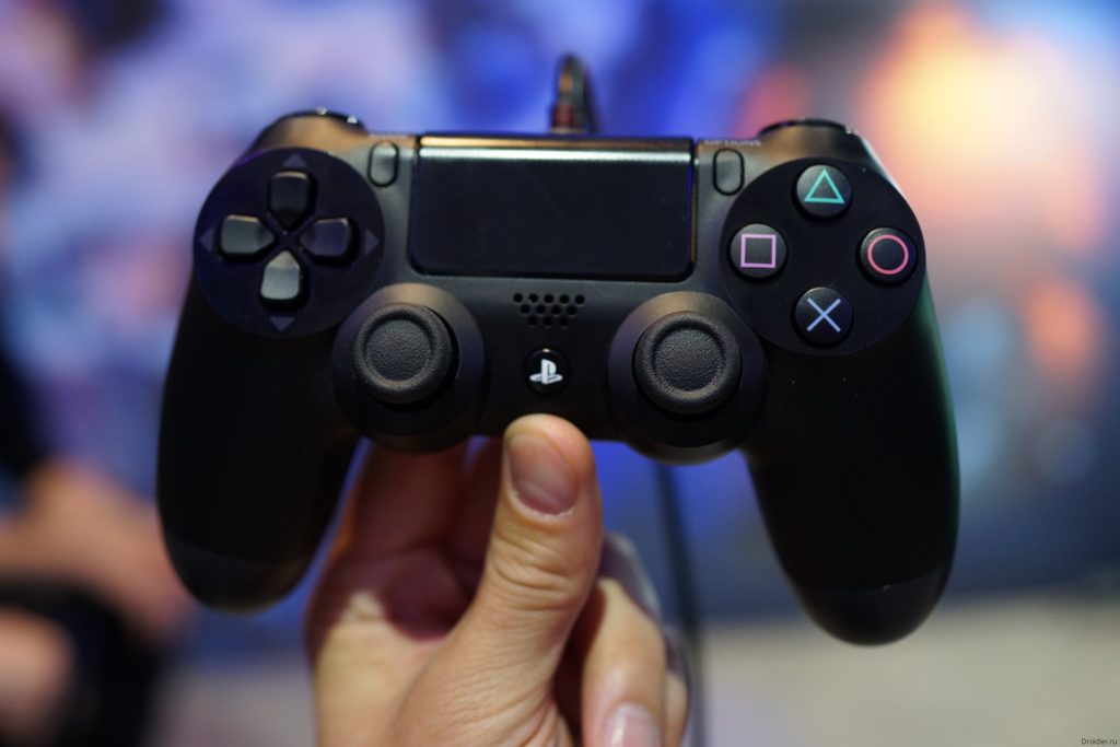 Можно ли заряжать телефон от playstation 4