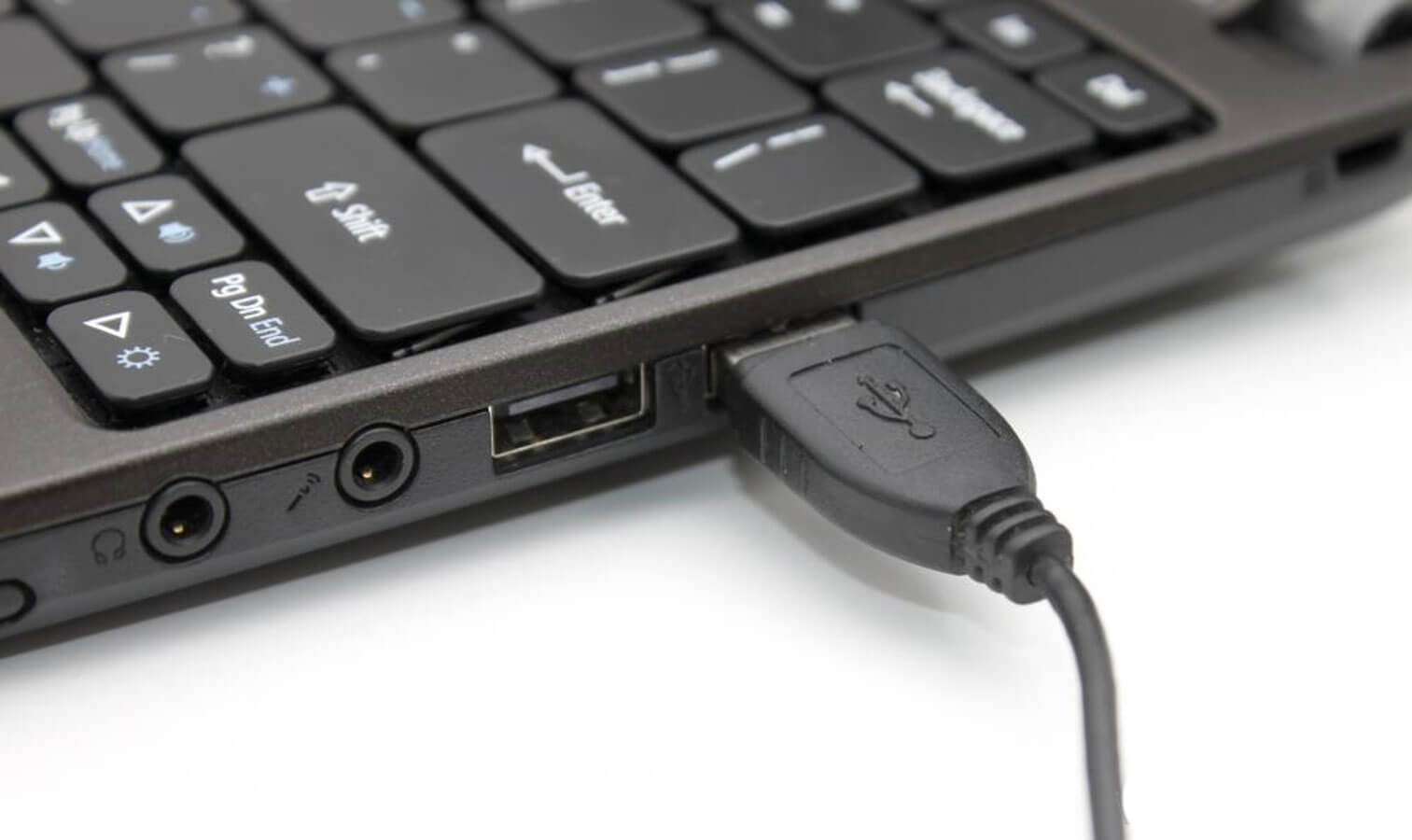 USB-разъём ноутбука.