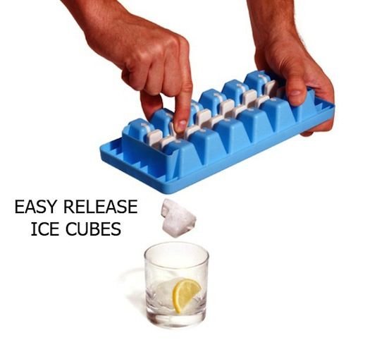 Лоток для льда с кнопками.