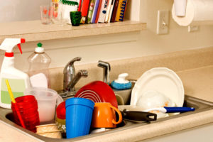 Чем качественно помыть посуду в холодной воде?