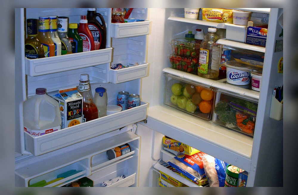 заполненный холодильник