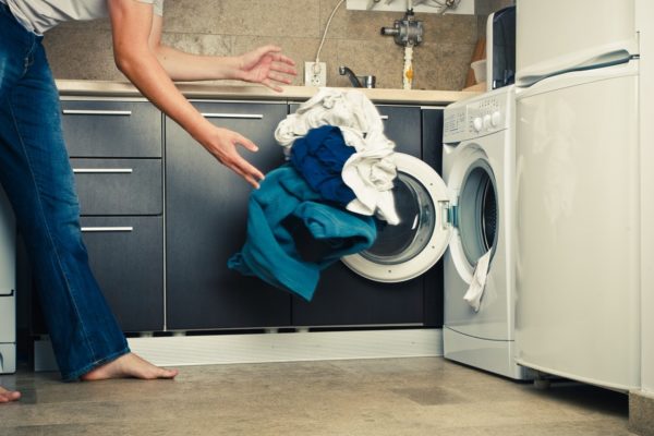Что будет, если в стиральную машину загрузить больше белья