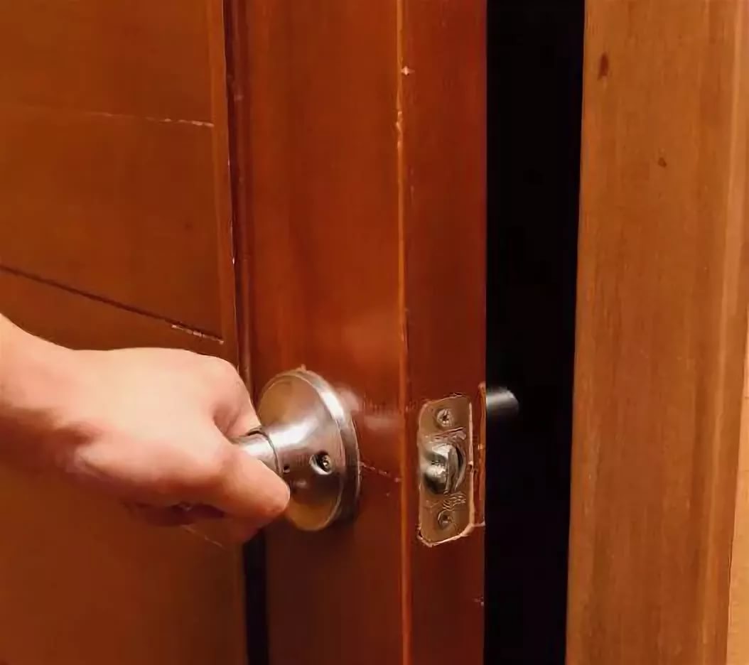 не закрываются двери в шкафу
