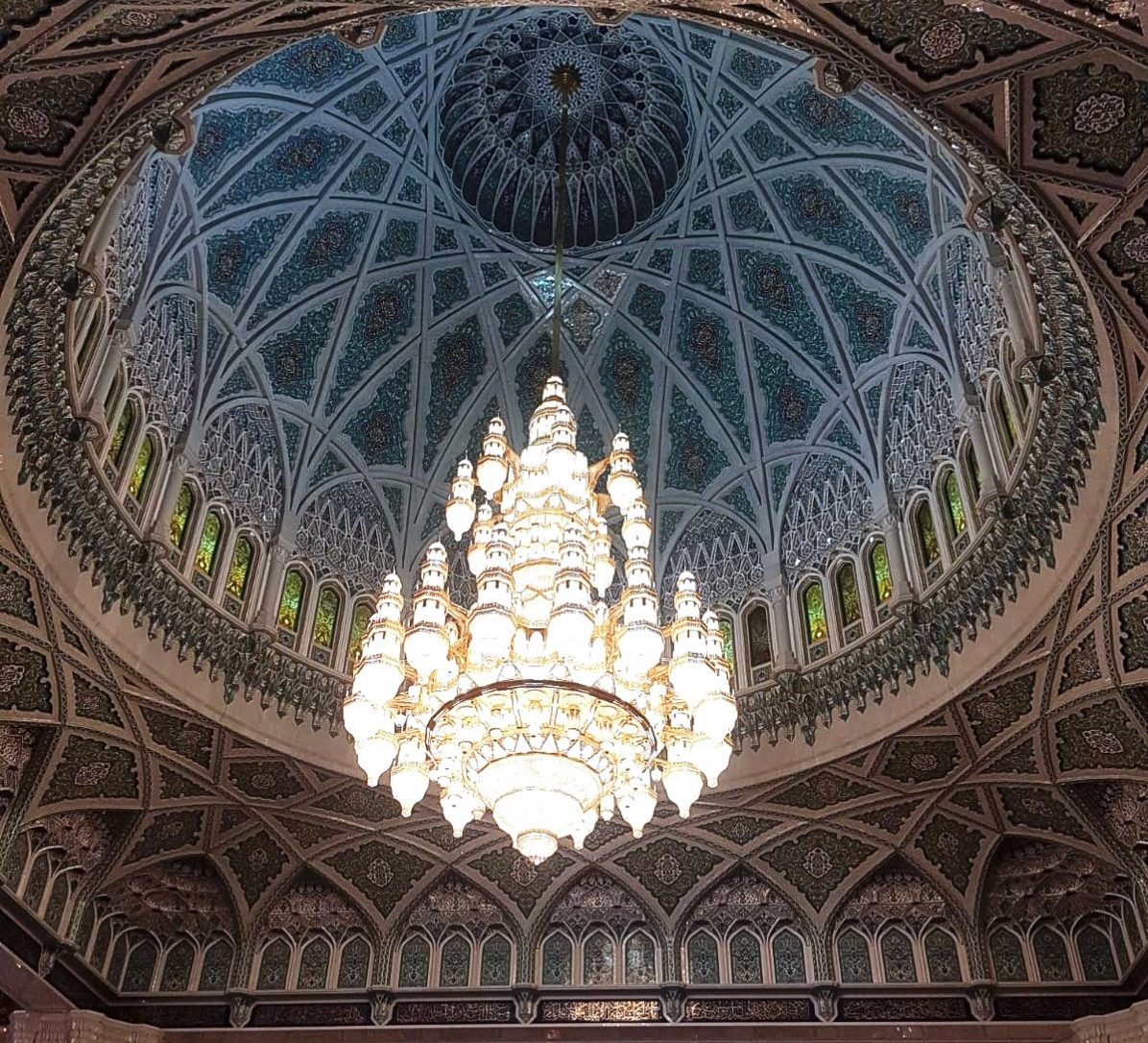 Люстра в мечети Омана