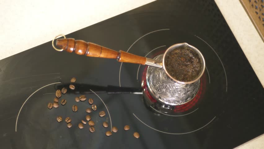 Сварить кофе на индукционной варочной поверхности. Возможно или нет?