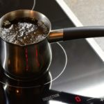В какой турке можно сварить кофе на индукционной плите