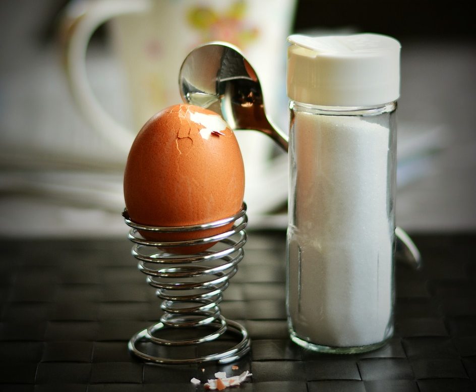 Яйцо и соль