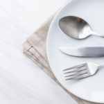 Положение приборов на тарелке: ресторанная «азбука»