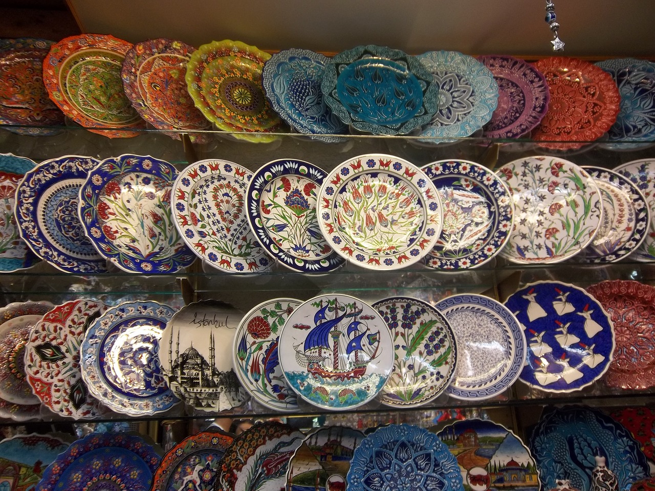 Декоративные тарелки