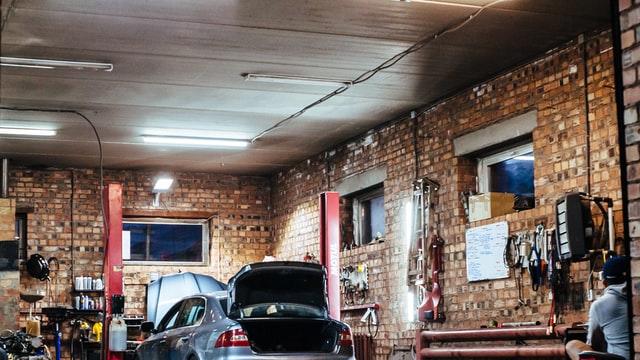 обшивка потолка гаража деревянной вагонкой