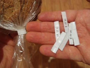 Хомуты от упаковок с хлебом