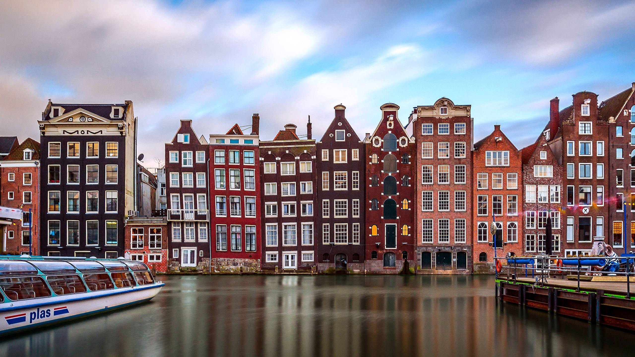 Netherlands_Amsterdam_Houses_Marinas_Canal_542522_2560x1440