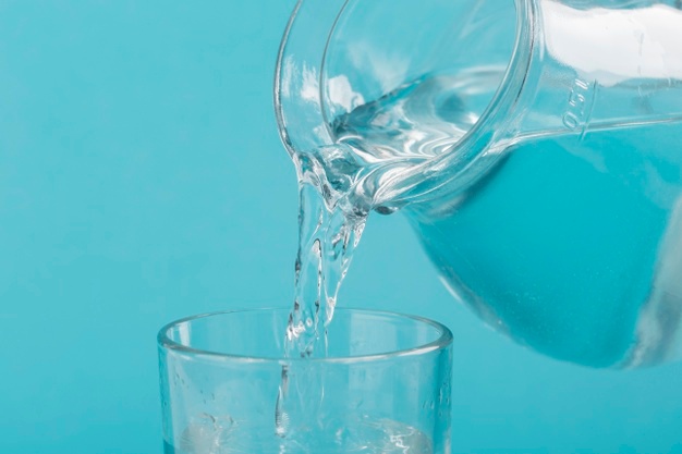 clear-water-from-a-jug_23-2148728723