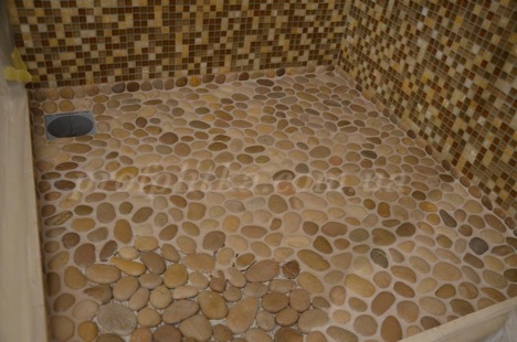 Мозаика на пол в душ